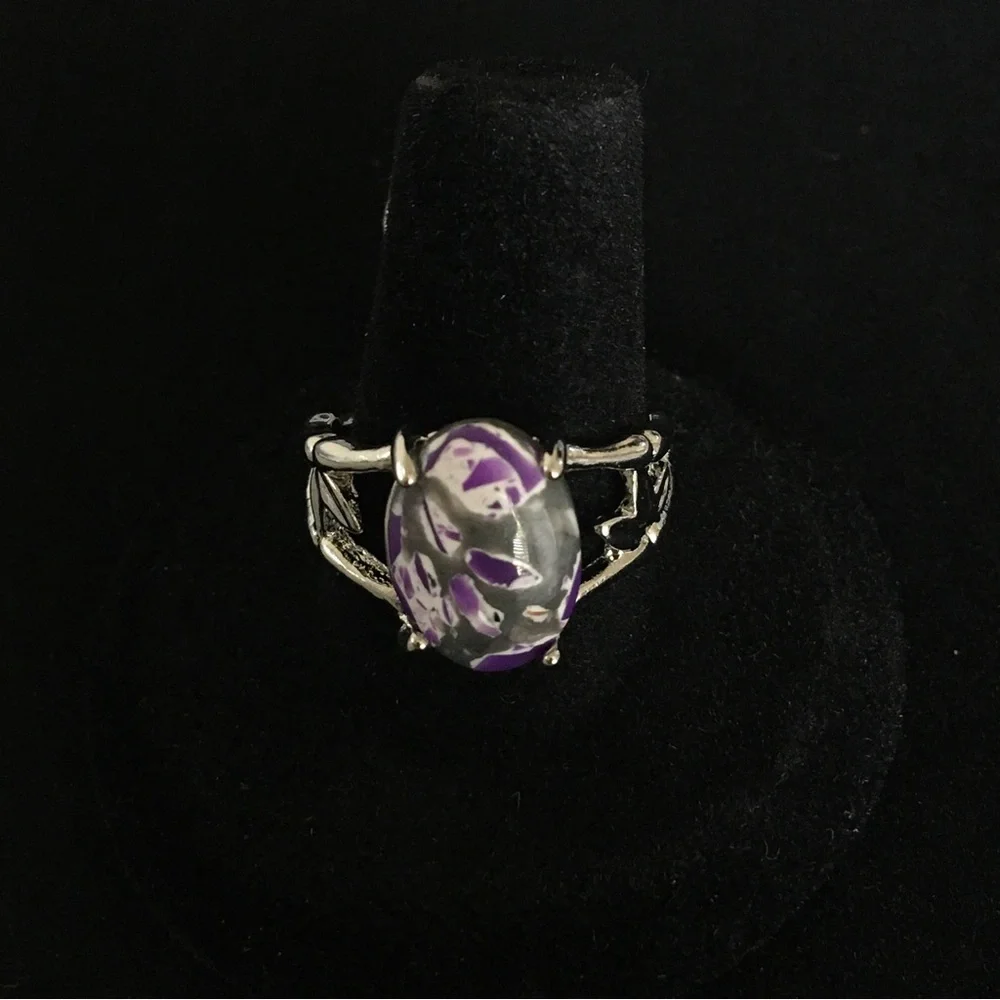 Purple Gray and White Oval Stone Fashion Ring - Picture 4 of 6